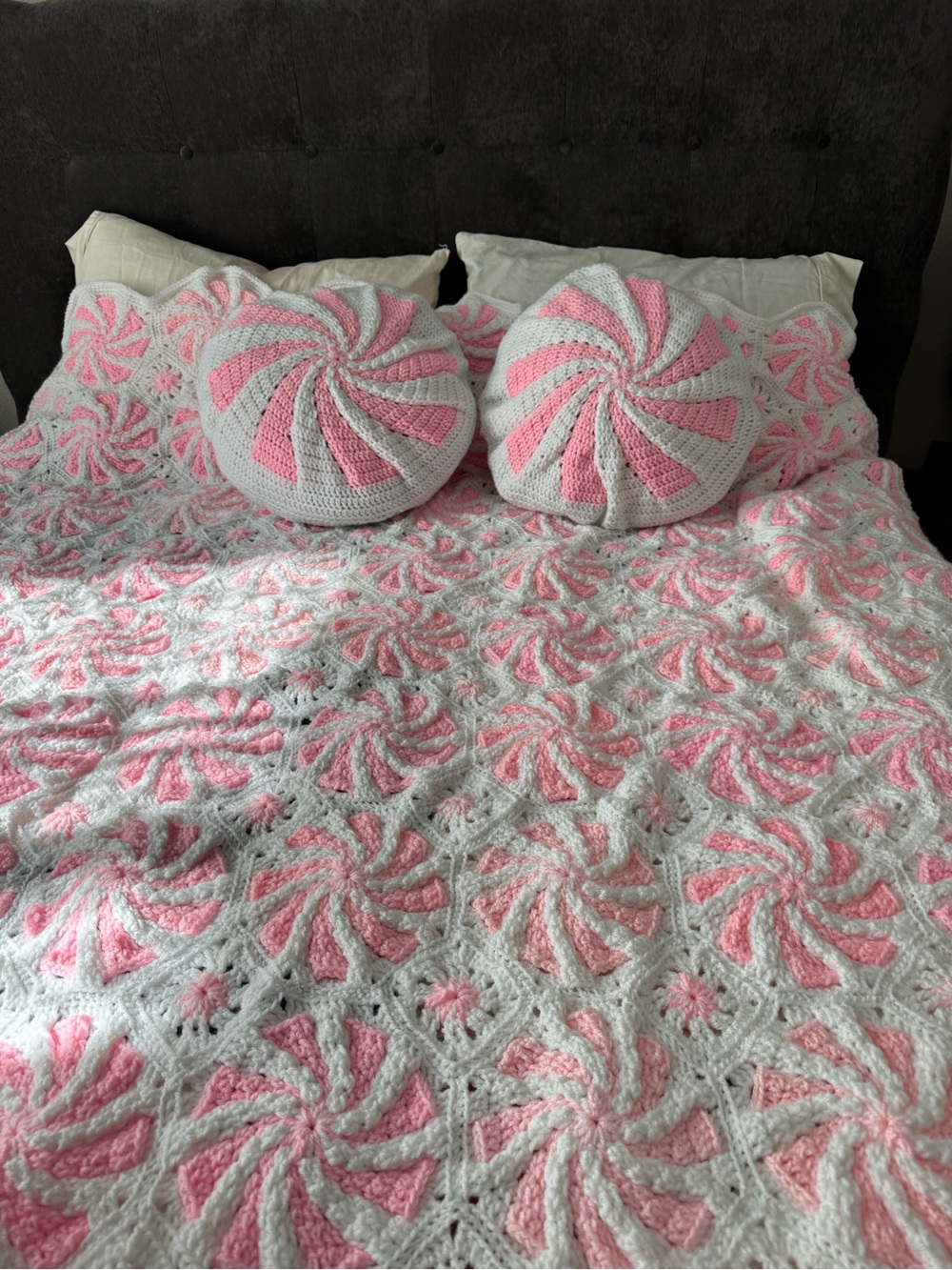 New Hand Made Peppermint crochet Pink/white decorative pillows 18” diameter (2)